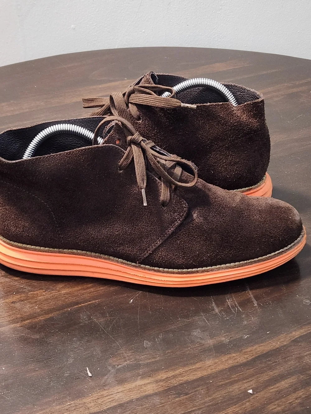 Cole Haan Lunargrand Chukka Boots Men’s 9 Brown Suede Orange Sole Luxury